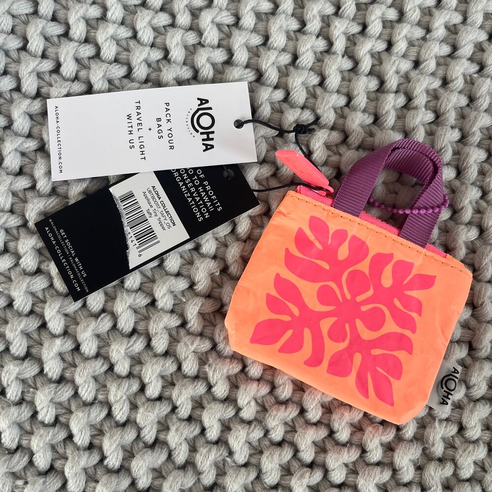 Aloha Collection• Tiny Tripper Bag in Taffy APPLIQUÉ - Picture 4 of 10